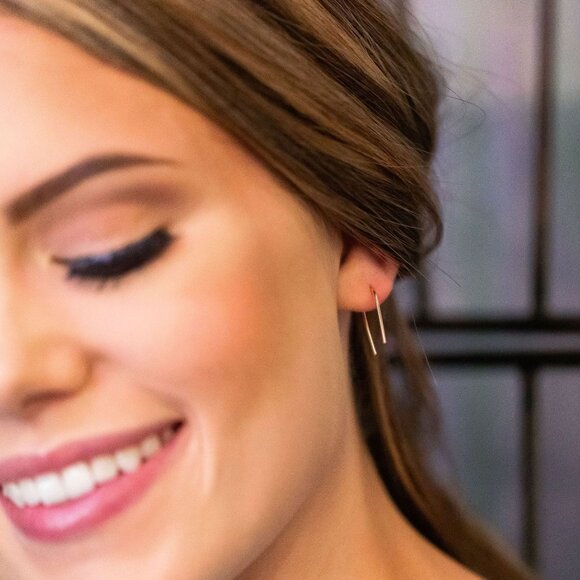 🍒 2/$20 - Barberry & Lace Open Arc Earrings - Silver - Picture 7 of 7